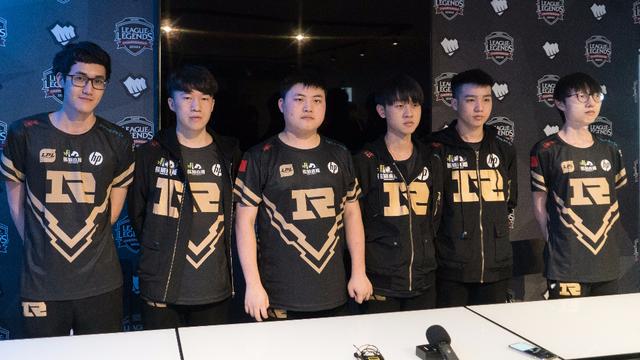 他的成绩激 他的成绩激