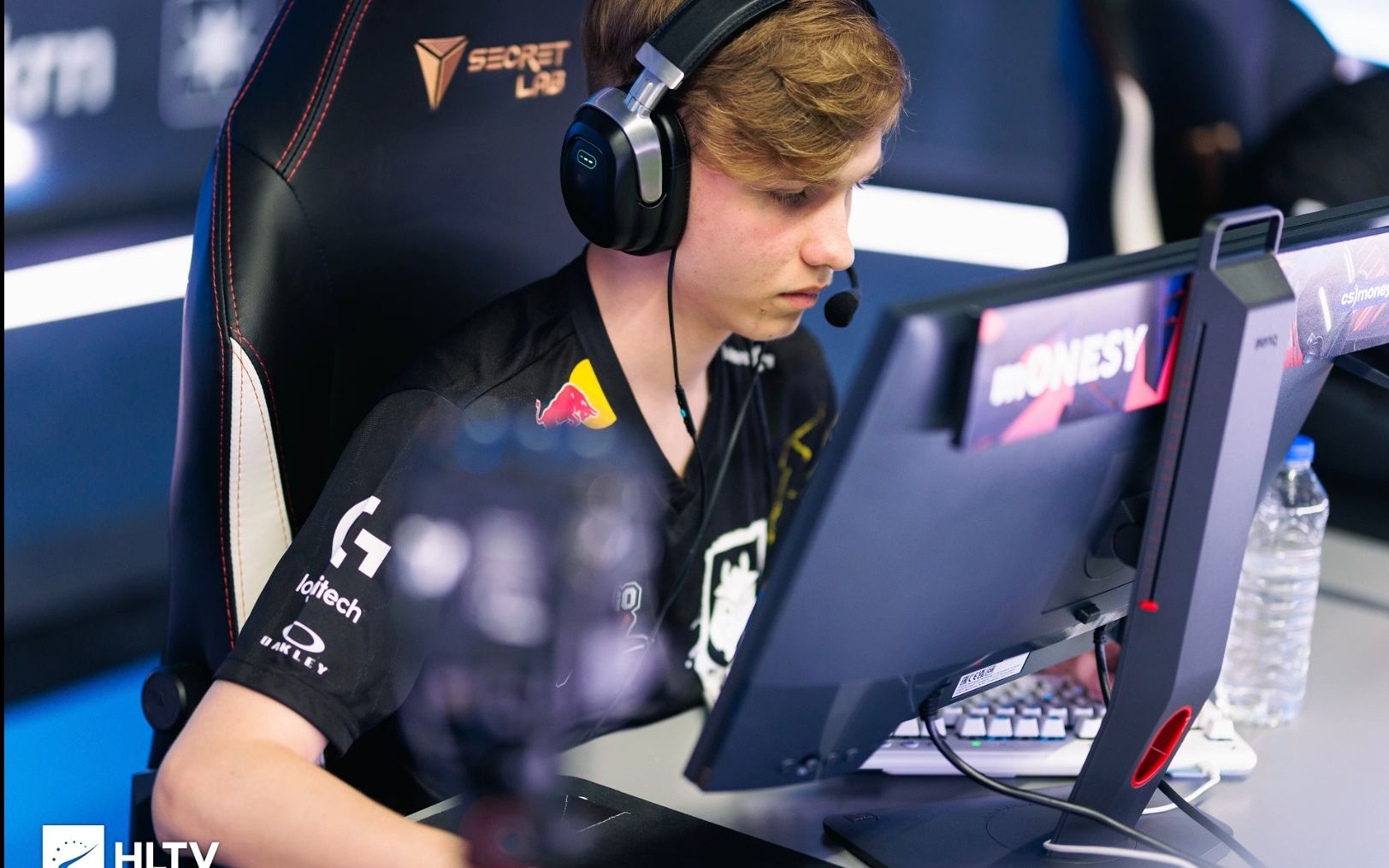 与那一批队 与那一批队