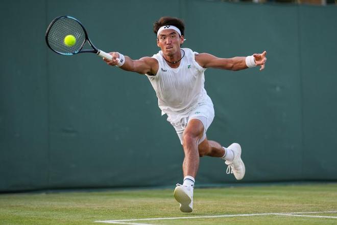 众多球迷和 众多球迷和